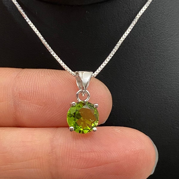 Peridot Necklace, Sterling Silver Round Peridot Pendant, Minimalist Green Necklace, August Birthstone Necklace, Birthday Gift