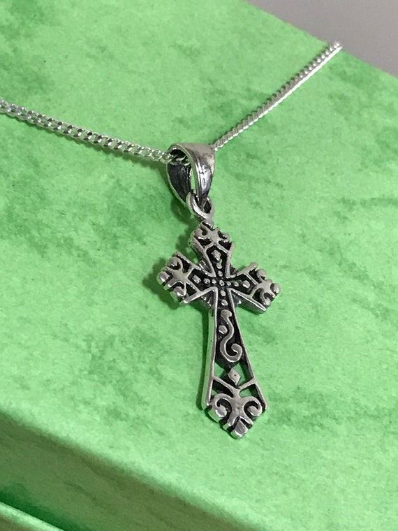 アクセサリー Cross motif design charm necklace Cross motif design charm necklace