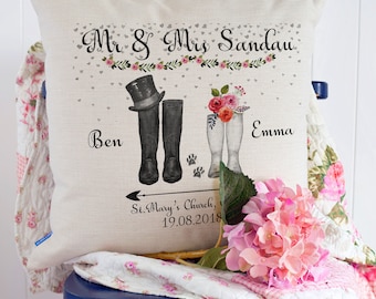 Personalised Wedding Gift Chopping Board MR & MRS Glass Anniversary Wellies KC60 Personalised Wedding Gift Chopping Board MR & MRS Glass Anniversary Wellies KC60