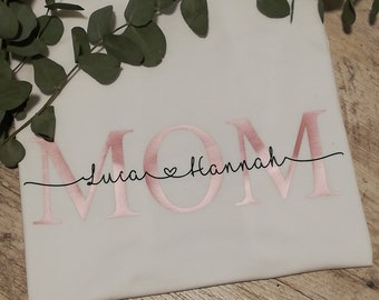 Personalisierbares Mom-Shirt, Damenshirt, Mama-Shirt, Shirt mit Kindernamen, Muttertagsgeschenk, Geschenk zur Geburt, Geschenkidee, Baby