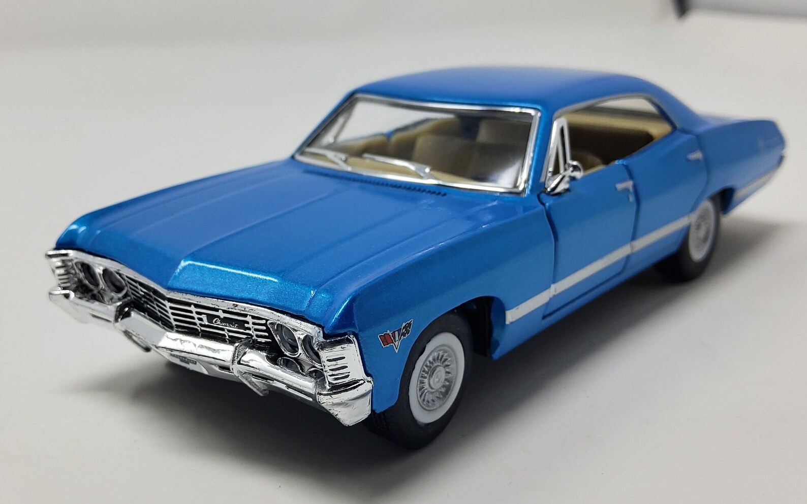 Kinsmart chevrolet impala