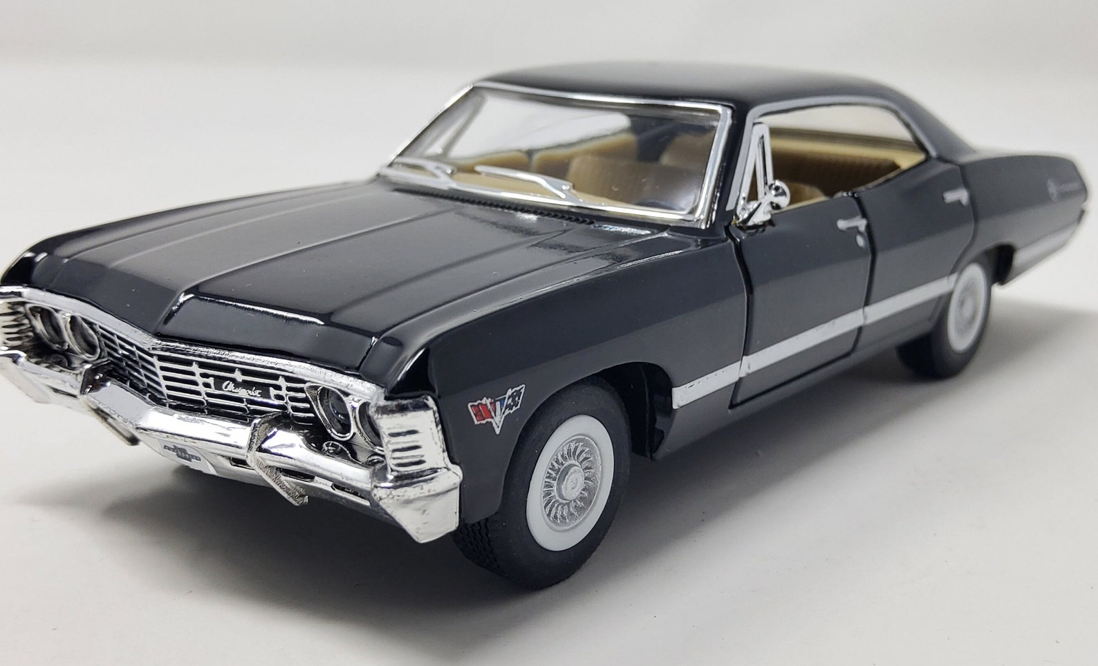 Kinsmart chevrolet impala