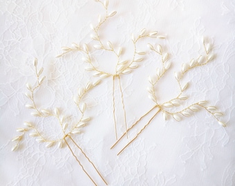 Triple Pearl Spray Gold Hair Pin Set