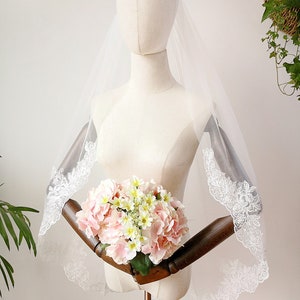 Floral Lace Fingertip Wedding Veil with Comb, Bridal Veil, One Tier Veil, Single Layer Veil, Simple Veil,Ivory/ Off white