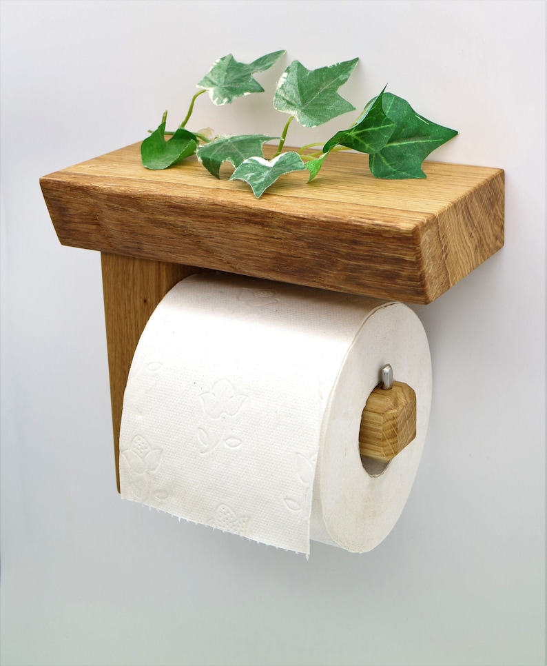 Toilettenpapierhalter Cultus aus Eichenholz oder Nussbaum Eiche mit Baumkante