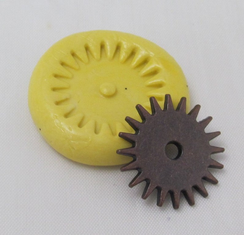19mm Silicone Steampunk Small Gear Clockwork Clock Resin Mold Costume Cosplay Victorian Historical Recreation Clay Wax Art Craft DIY