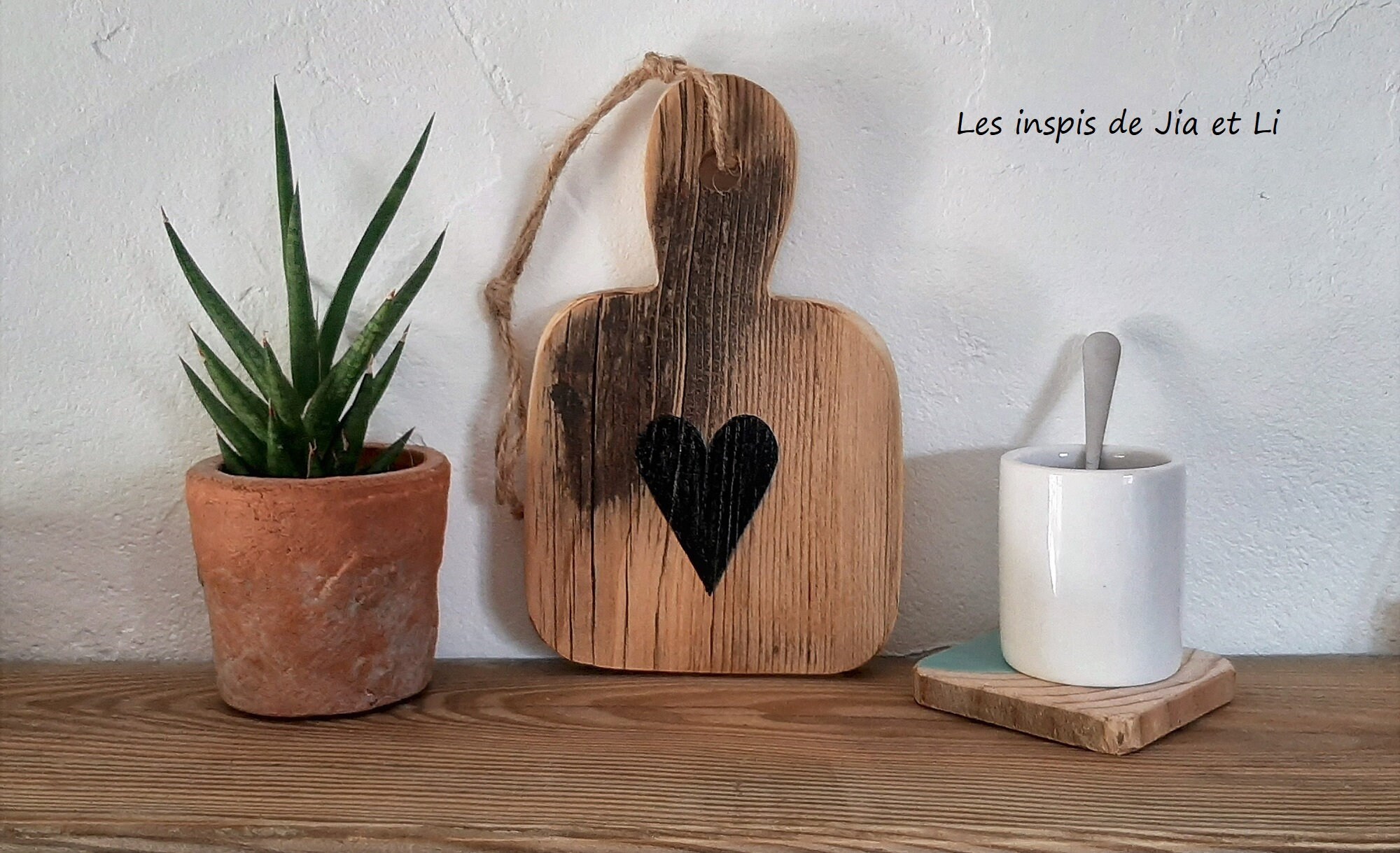 Mini Planche en Bois Recyclé, à Suspendre, Idée Déco Cuisine Zéro Déchet.