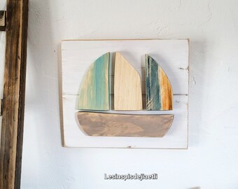 Petit tableau marin en bois recyclé, voilier minimaliste, décoration murale en bois style bord de mer.