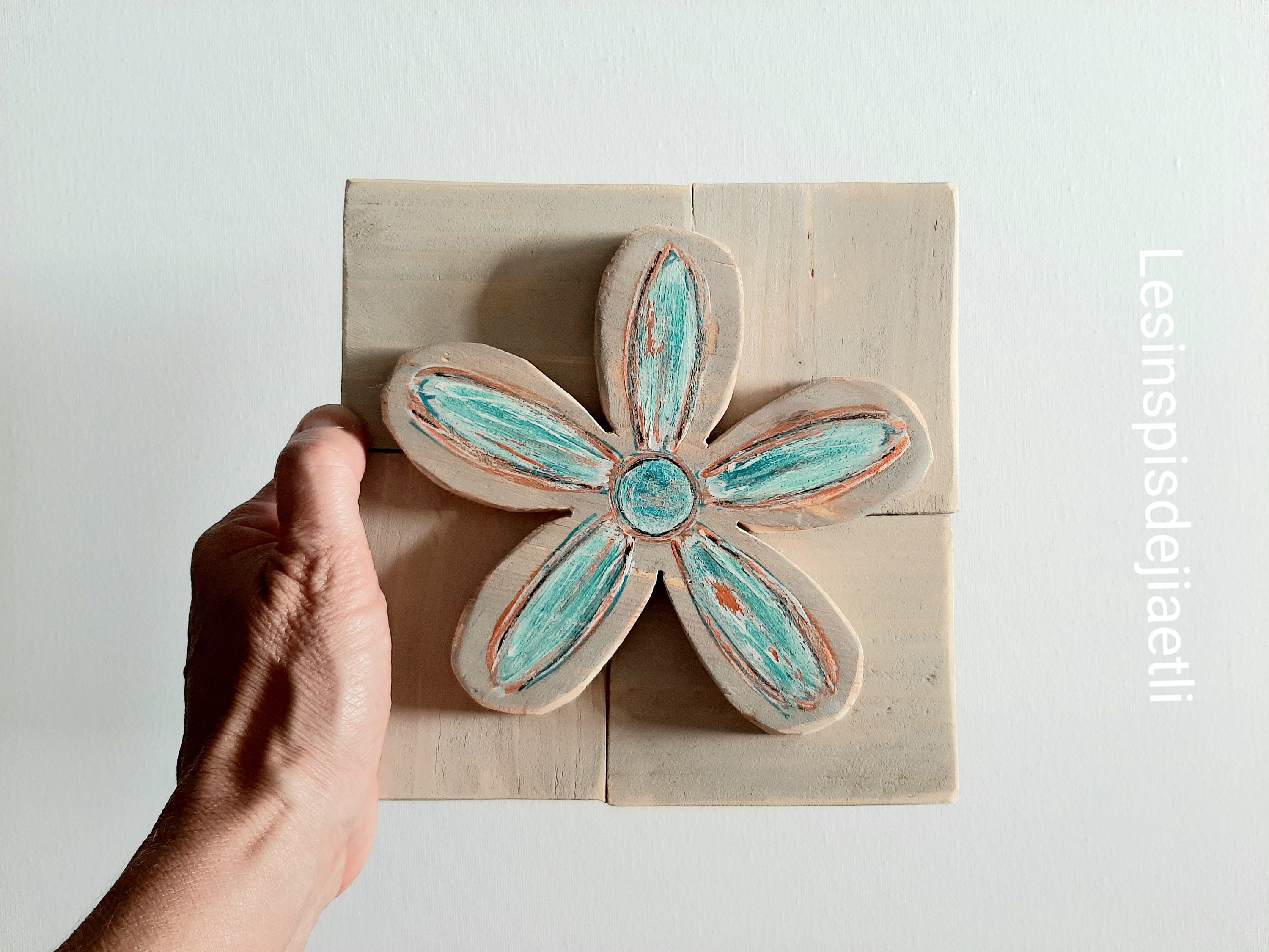 Tableau en Bois Fleurs Moderne, Décoration Murale Recyclé.