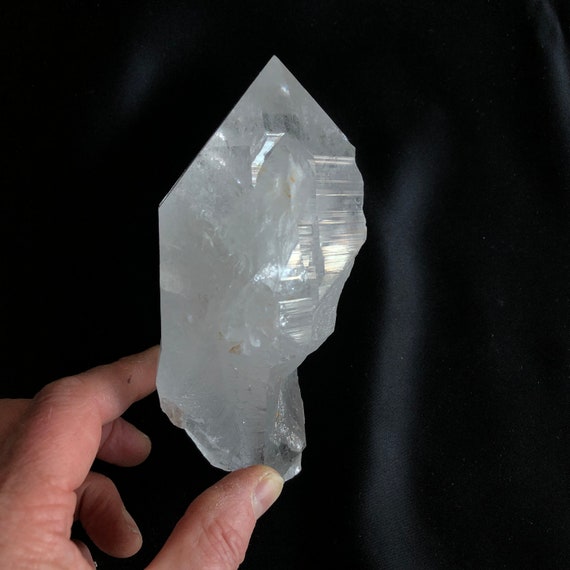 Meditation Reiki Bliss 7 Clear Quartz Crystal points in bulk Himalayan Quartz Points for Crystal Grids or Healing Chakras Altar Decor