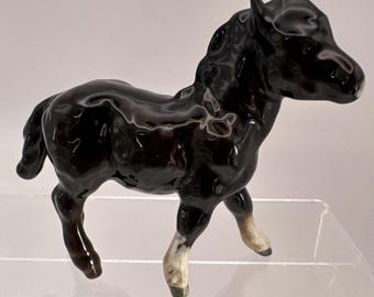 Potro poni Shetland de Beswick Horse n.° 1034 marrón brillante