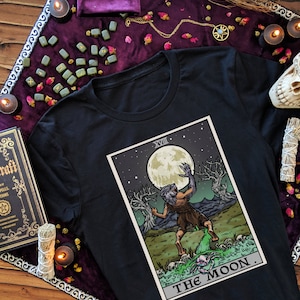 The Moon Tarot Card Shirt Werewolf Transformation TShirt Halloween T-Shirt Gothic Shirts Goth Tees Horror Graphic Tee Shirts Spooky Tops