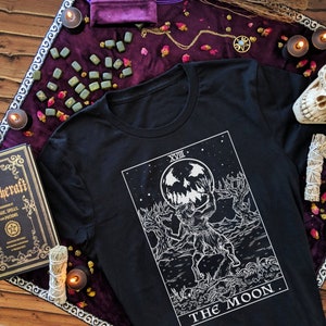 The Moon Tarot Card Werewolf Shirt Pagan Witch Clothing Plus Size Spooky Halloween Gothic Clothing Men Witchcraft Gift Goth Art Tee Shirts