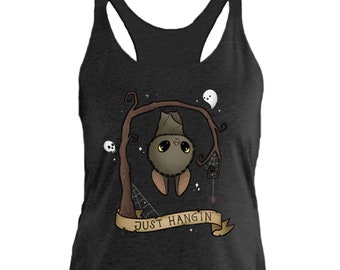 Camiseta sin mangas Just Hangin, divertida y bonita camiseta sin mangas de Halloween para mujer, camiseta sin mangas con diseño de murciélago, camiseta sin mangas espeluznante, ropa gótica bonita, ropa gótica, regalo de Halloween para mujer