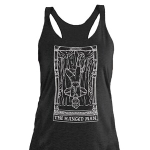 El hombre ahorcado Tarot Card Tank Top Mujeres Creepy Marionette Halloween Tank Top Horror Tank Top Gothic Tank Tops Goth Tank Top Ocult Tank Top