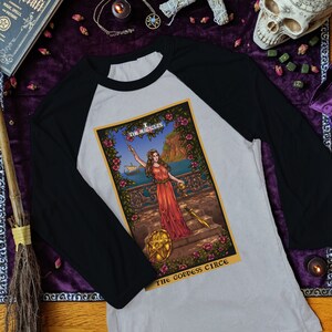 La déesse Circé le magicien carte de tarot raglan baseball tee shirt déesse de la mythologie grecque tshirt sorcière païenne chemise raglan vêtements wicca