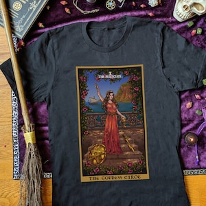 La Déesse Circé Le Magicien Tarot Card Chemise Mythologie Grecque T-Shirts Païen Sorcière Vêtements Wicca Tshirts Sorcellerie Art Print Wiccan Cadeau