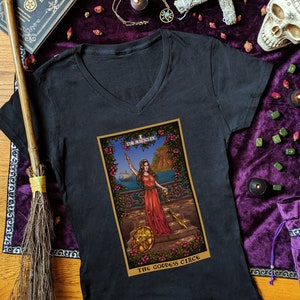 Chemise de carte de tarot de la déesse Circé, femme, col en V, t-shirt de sorcière païenne, vêtements de la mythologie grecque, vêtements wicca, cadeaux de sorcellerie