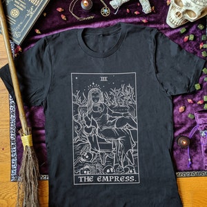 Camiseta de tarô da imperatriz, camiseta feminina de vampiro, camisetas de Halloween, camiseta de terror, camiseta gótica, camisetas assustadoras, roupas de bruxa, camiseta de bruxaria, presente