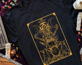 Gold Goddess Hecate Tarot Card Shirt Triple Moon Goddess Hekate Wheel Wiccan Clothing for Women Plus Size Wicca Shirt Gifts for Witches Gift