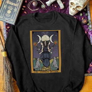 Hecate Triple Moon Goddess Symbol Hekate Tarot Card The Moon Sweatshirt Plus Size Witchy Clothing Witchcraft Gift Pagan Witch Gifts for Her