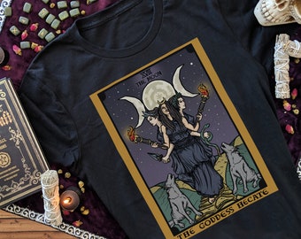 Hecate Triple Moon Goddess Symbol Hekate Tarot Card The Moon Shirt Plus Size Witch T-Shirt Traditional Witchcraft Gift Gifts for Witches