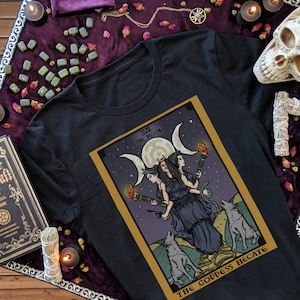 Goddess Hecate Shirt The Moon Tarot Card TShirt Hekate Tee Triple Moon Goddess Wicca Shirts Witch T-Shirt Pagan Witchcraft Tees for Witches