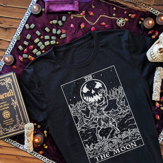 The Moon Tarot Card Shirt Werewolf Gothic Halloween TShirt Spooky Goth Graphic Tee Horror Witchcraft Shirts Occult T-Shirt Witchcraft Tees