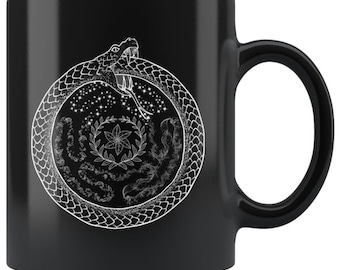 Roue Hécate Tasse à café Hécate Cadeaux pour sorcières Cadeau pour sorcière païenne Tasse à café Ouroboros Déesse de la triple lune Couronne de laurier Strophalos