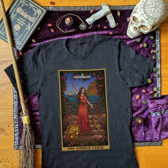 La Diosa Circe El Mago Tarot Carta Camisa Mitologia Griega Camisetas Ropa de Bruja Pagana Camisetas Wicca Brujeria Arte Impresion Regalo Wiccan Etsy Espana