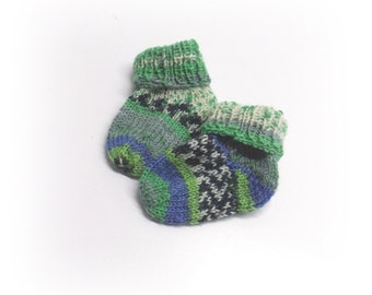 Babysocken gestrickt 0-3 Monate Frühchenstrümpfe Puppensocken  Farbverlauf