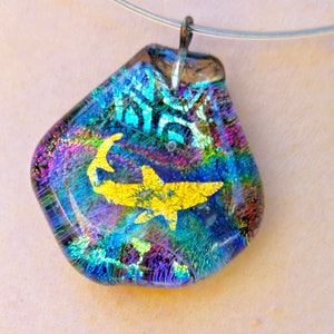 Necklace shark sea jewelry pendant made of free-form glass, approx. 3 cm x 2.5 cm. Maritime jewelry as gifts for divers S2-TIO