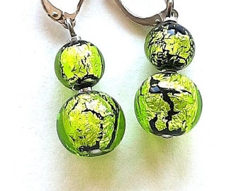 Pearl earrings made of Murano glass peridot colored
