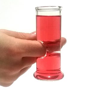 Partygläser 6er-Set mit Fingerloch 2cl Shotgläser Schnapsglas Ständer Handgeblasen Vatertag Lustiges Geschenk Einweihung Abschluss Freunde