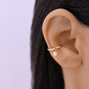 Conch Piercing Hoop Gold, Conch Piercing, Dangle Cartilage Hoop Gold Earring, 18g Cartilage Hoop Earring, Conch Jewelry, Cartilage Jewelry