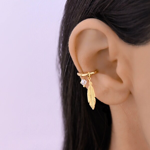 Cartilage Feather Hoop, Cartilage Hoop, Dangle Cartilage Hoop Earring with Charm, Conch Piercing Hoop Earring, Cartilage Jewelry