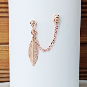 Orecchini a doppia catena a perno, orecchini a doppia catena a piercing, orecchini a catena in oro rosa, orecchini a catena con piume in oro rosa