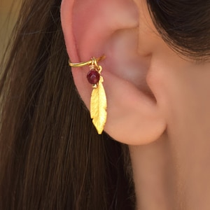 Gold Hoop Feather Charm Earrings, Conch 18g Hoop Earring, Conch Hoop Earring, Conch Piercing, Gold Cartilage Hoop Earring
