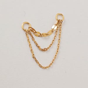 Cadena para piercing con triple concha colgante dorada, cadena para pendientes con concha, cadena para piercing industrial dorada, cadena para pendientes con hélice, joyería para piercing con concha