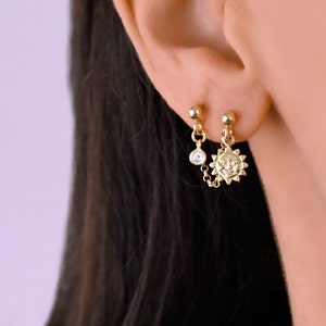 Doppelte Piercing Ohrring, Kette Ohrring, Doppel Ohrstecker Kette Ohrring, Mismatched Ohrringe, Sonne Ohr Piercing, verbundene Ohrringe