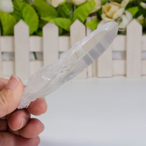 Natural Lemurian Seed Muzo Habit Quartz Point/Laser Quartz  Crystal Wand/Not artificially cut/natural shape/high transparency 106*18*13mm44g