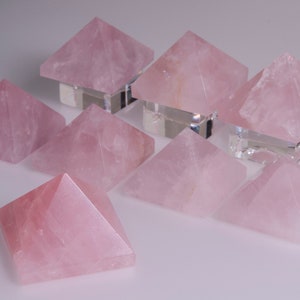 Wholesale Rose Quartz Pyramid Rare Beautiful Natural Gemstone Polished Pink Quartz Pyramid-Decor-Chakre-Reiki-Meditation-Healing