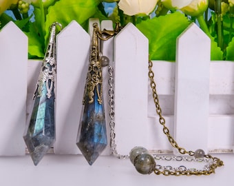 Labradorite Pendulum/Labradorite Quartz Crystal Pendants/Rainbow Labradorite/Divination/Meditation Crystal Pendulum/Gift/Random Glow Color