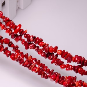 Wholesale Red Shell Natural Gemstone Center Drilled Chip Beads Gravel Chain Chip Stone Tiny Quartz Points for Jewelry Making-Approx.3~8mm