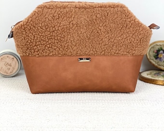 Sac cosmétique | Trousse de toilette | Nounours | Trousse cosmétique pour petite amie | Beige | Trousse de toilette à armatures | Sac thermocollant pour femme| Sac de voyage