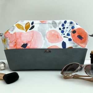 Kosmetiktasche,Kulturtasche,Design Tasche,Blumen,Design,Mittlere Größe,Urlaubstasche,Medikamenten Tasche, Geschenkidee