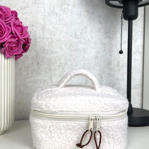 Cosmetic bag, toiletry bag, beauty case, cosmetic case, size S