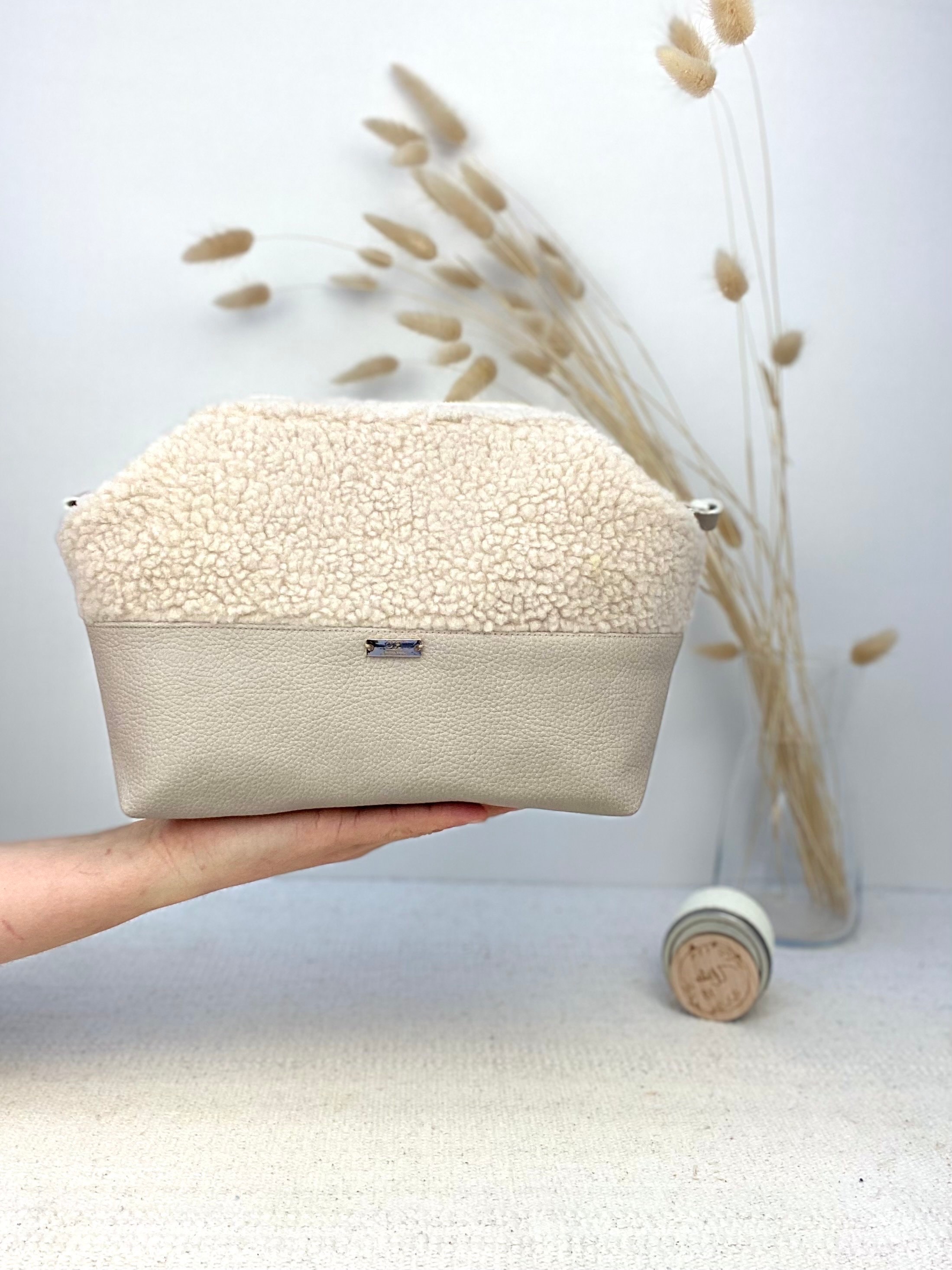 shop onlineshop Organizer Portable Divider Women´s toiletry Pouch bag,  cosmetic bag, beige, leather, plush Flat bag, teddy bag, large, bride  Cosmetic Open to be, cosmetic bag, Bag, make-up Large Bags bag, large