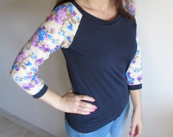 Shirt dark blue with 3/4 sleeves floral pattern Anna