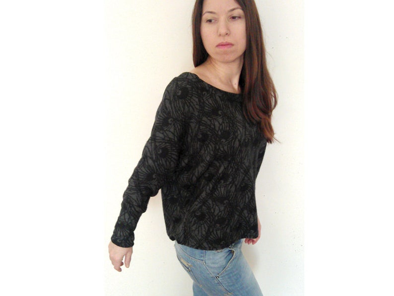 Top in schwarz, grau Jacquard Bild 1